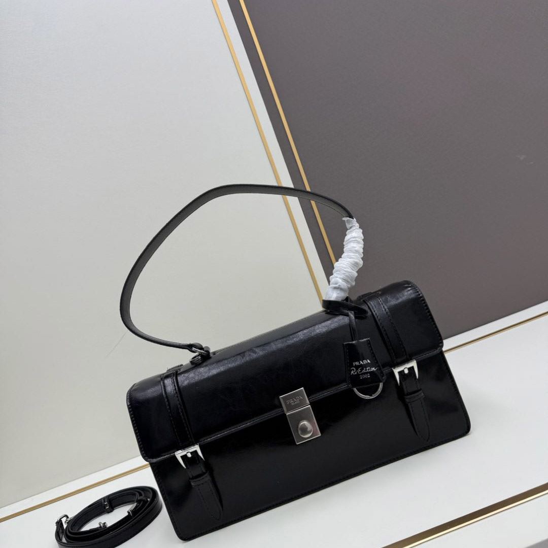 Pra*a top handle bags